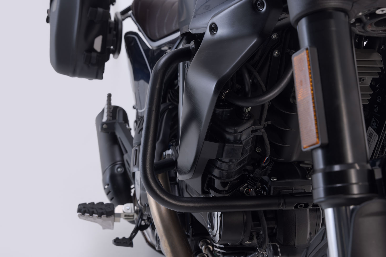 SW-Motech Krockbåge - Svart. Scrambler Nightshift/ Full Throttle (23-). Figur 3