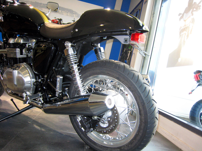 Design de acces Suport pentru plăcuțe pentru aripa roții Triumph Bonneville 900 negru Figura 3