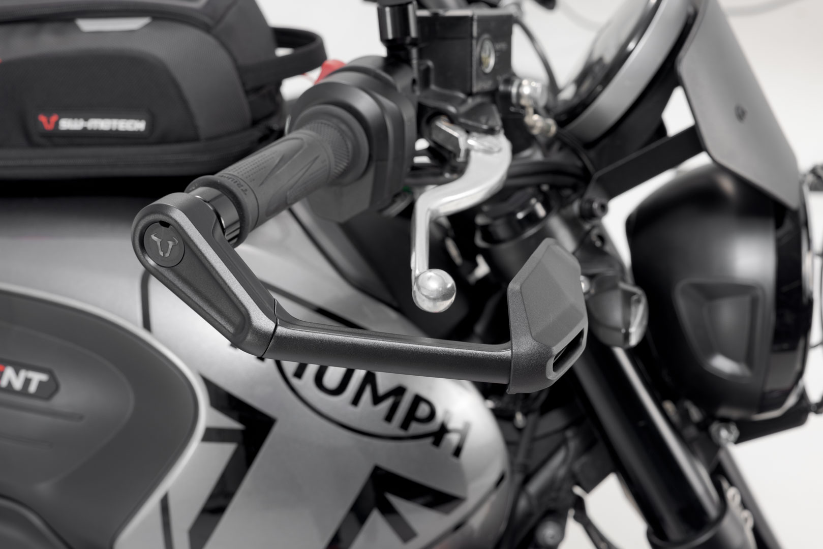Protecții SW-Motech cu protecție împotriva vântului - Negru. Modele KTM / Triumph. Figura 5