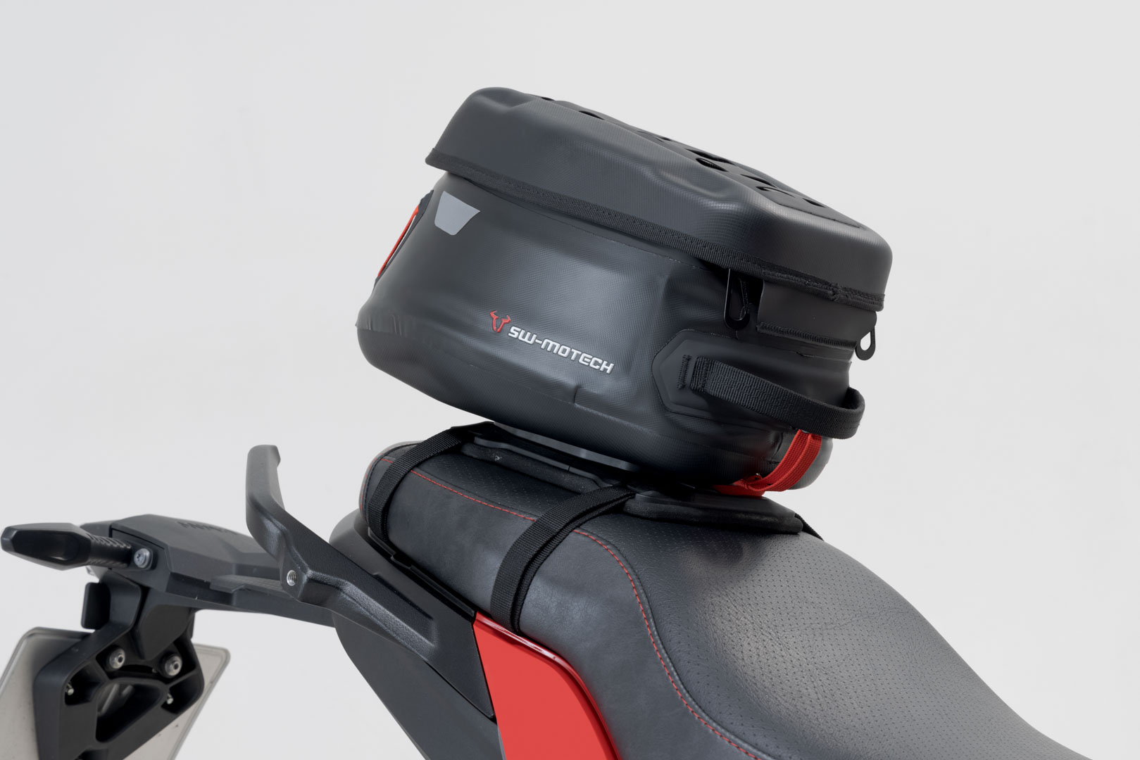 SW-Motech PRO sittring - svart. För montering på sätet. Figur 5
