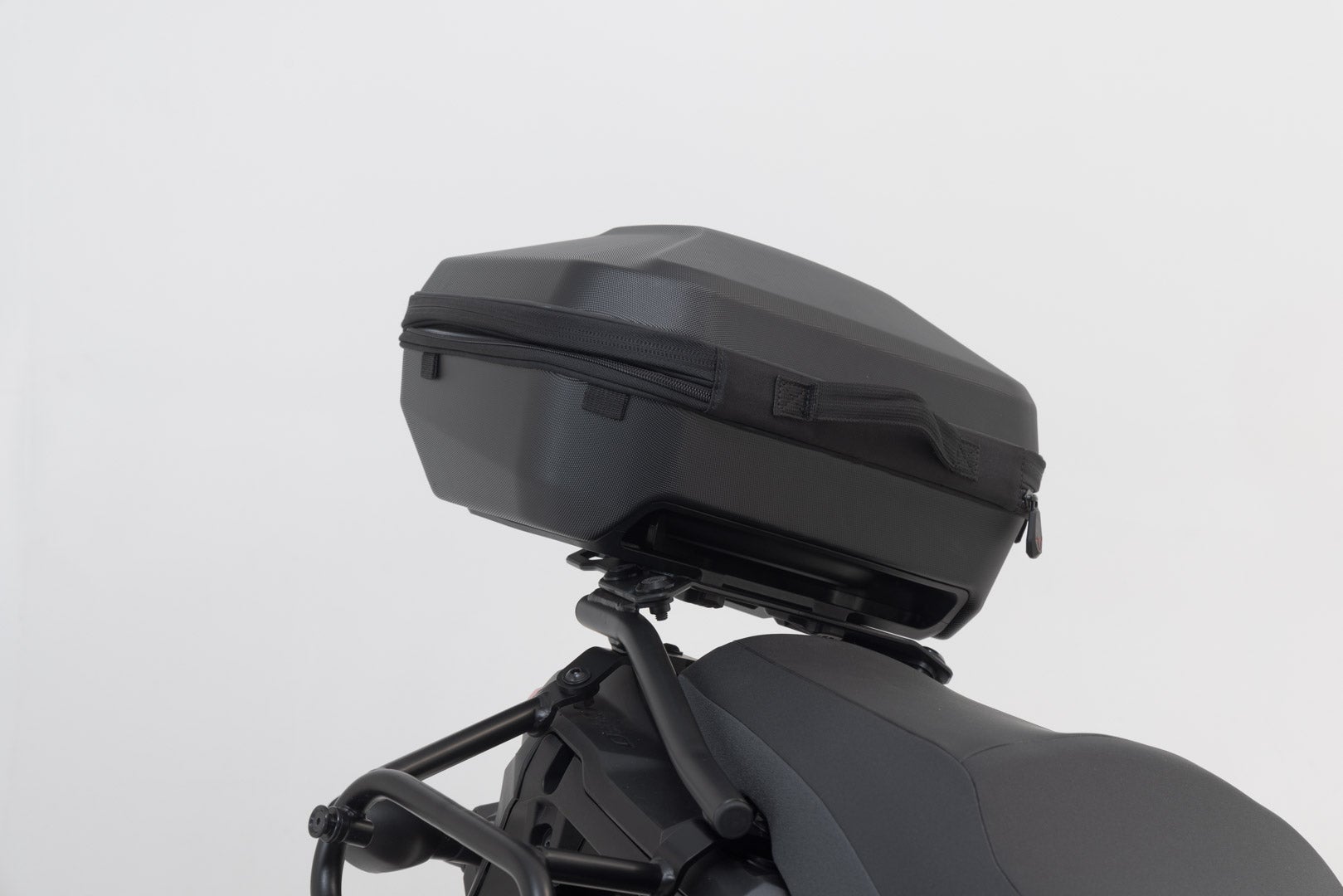 SW-Motech STREET-RACK - Preto. Suzuki DL650 V-Strom (16-). Figura 5