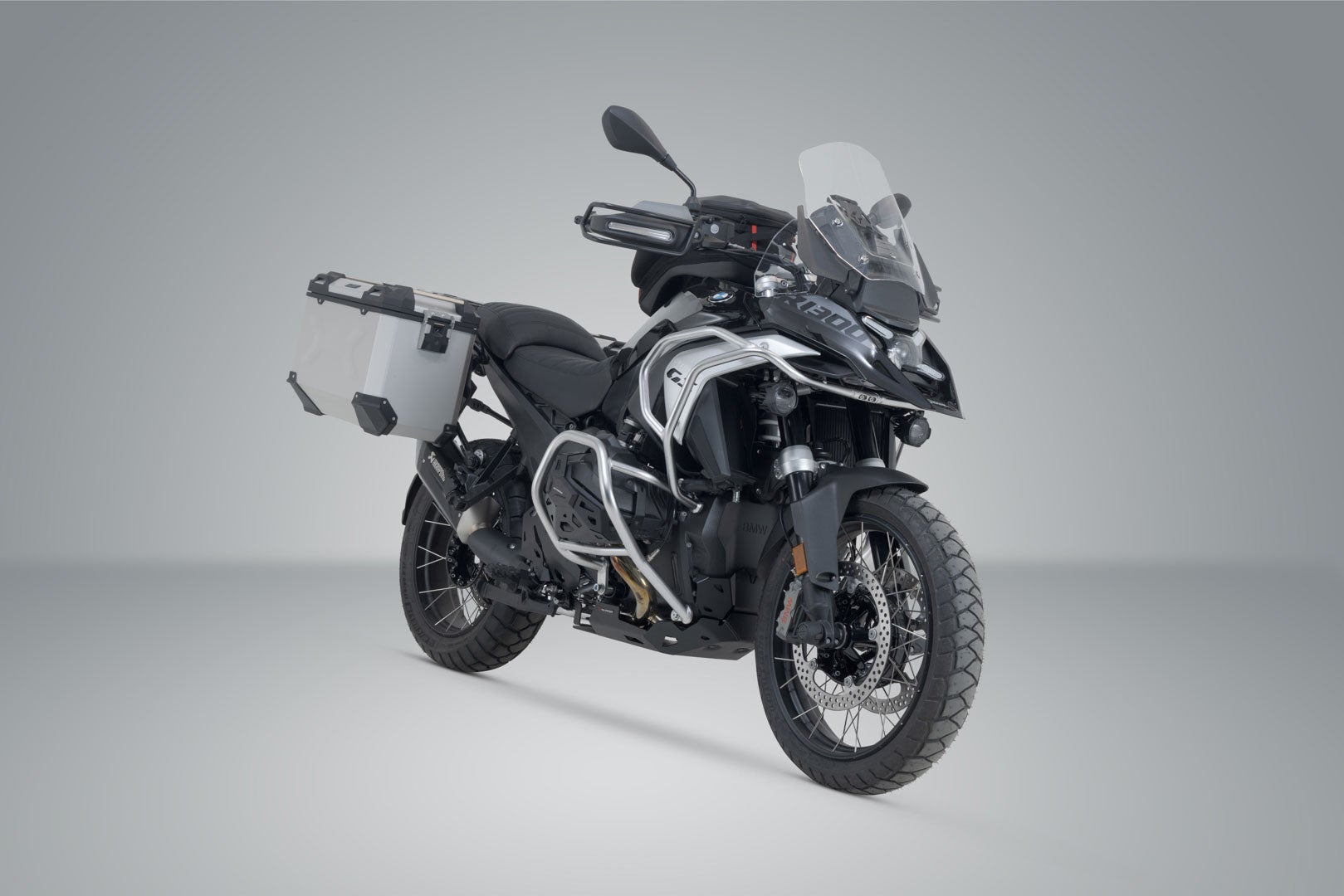 SW-Motech TRAX ADV Alukoffer-System + Akrapovic - Silbern. 45/45 l. BMW R 1300 GS (23-). Abbildung 2
