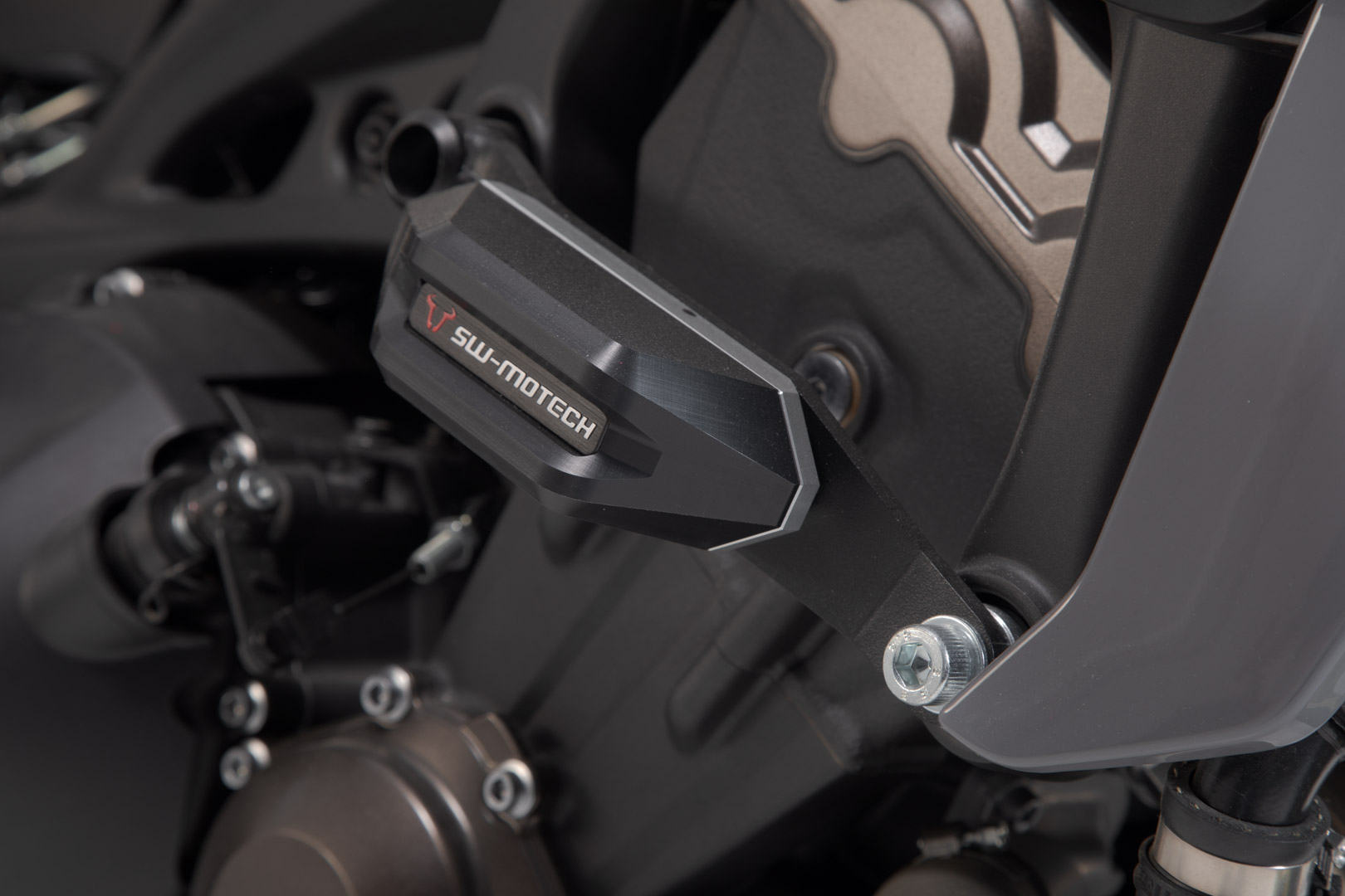 Kit SW-Motech Frame slider - Negru. Yamaha MT-09/Tracer, XSR900/Abarth. Figura 3