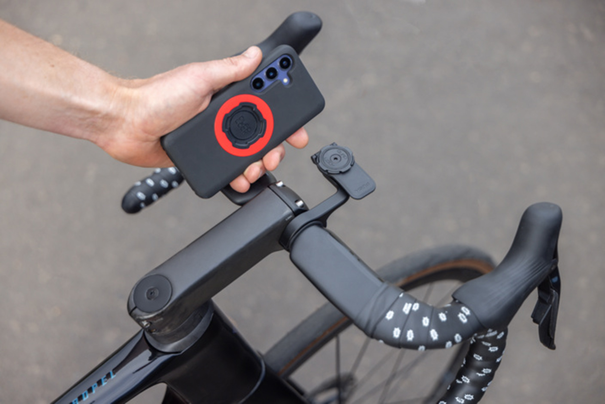 Quad Lock Pro V2 Utgående frammontering Figur 4