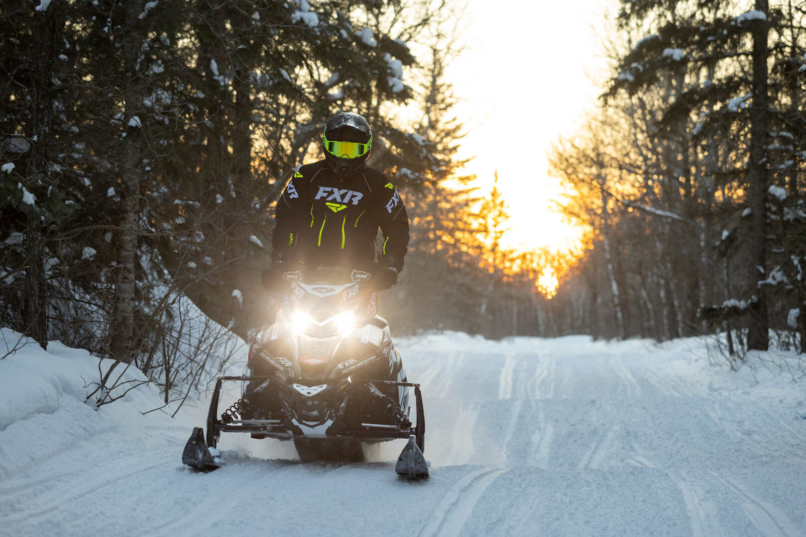 FXR Adrenaline 2-in-1 2023 Sneeuwscooter Jas Zwart/Geel 3XL Figuur 3