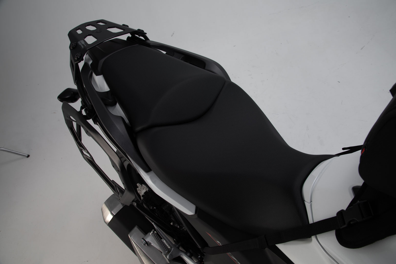 Portavion lateral SW-Motech PRO - Negru. Honda NC750X/XD, NC750S/SD. Figura 4