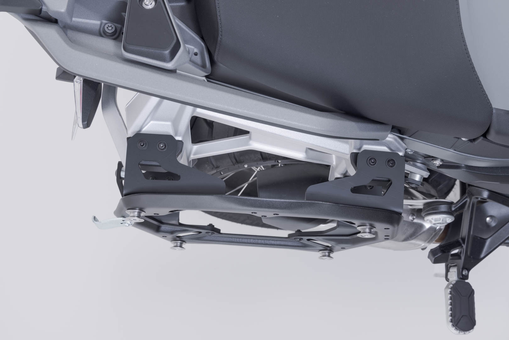 Suport lateral SW-Motech PRO pentru suportul original al carcasei - Negru. BMW R 1300 GS / R 1300 GS Adventure. Figura 4