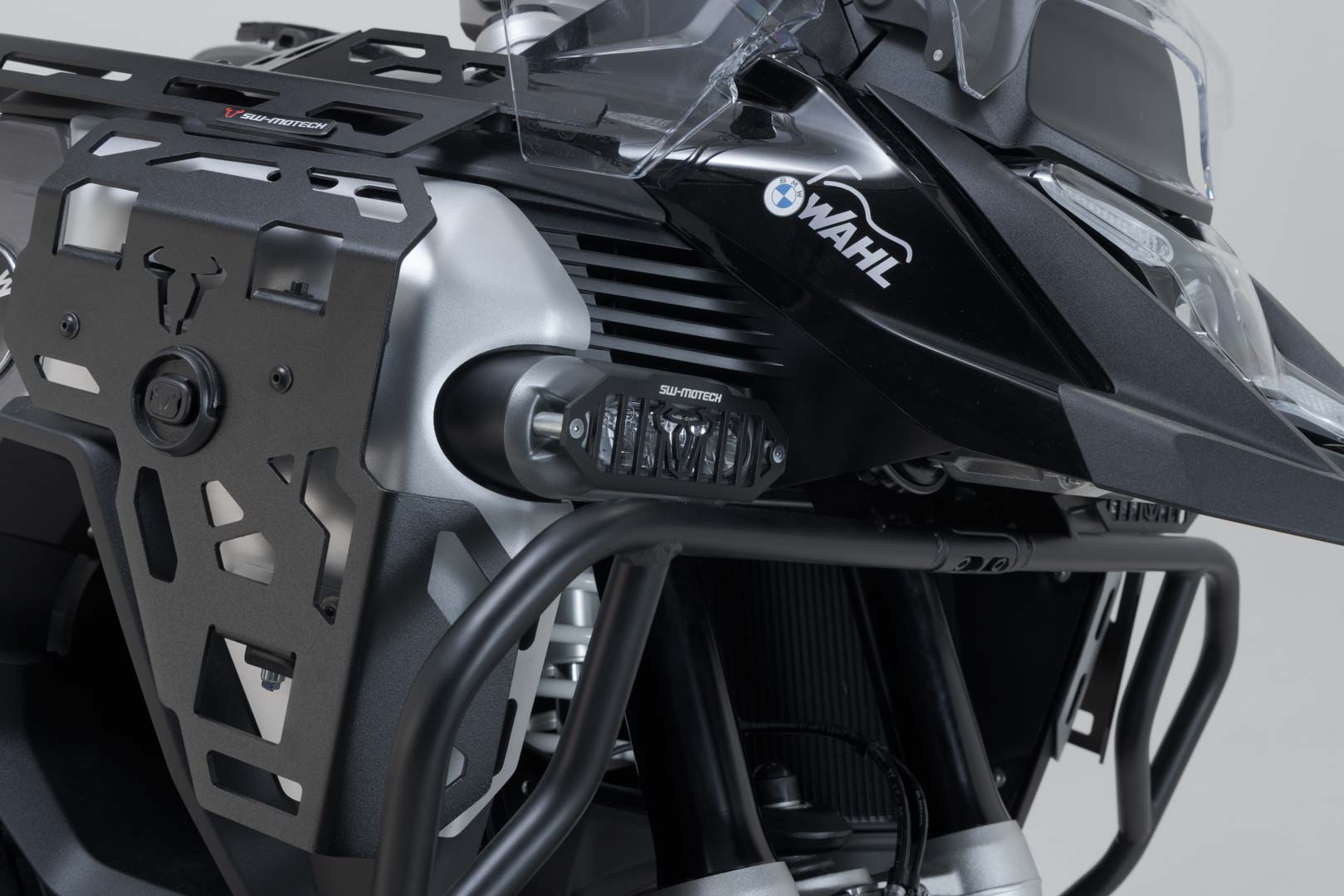 SW-Motech Skydd för extra strålkastare - Svart. BMW R 1300 GS Adventure (24-). Figur 3