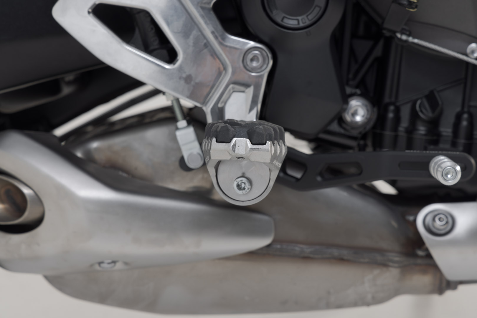 Kit de suport pentru picioare SW-Motech EVO - Triumph Tiger 660 (21-24), Yamaha Tracer 700 / 7. Figura 3