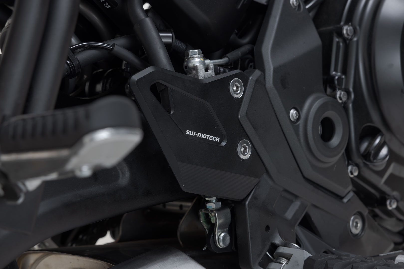 SW-Motech Heel guard - Negru. Kawasaki Z650RS (21-). Figura 4