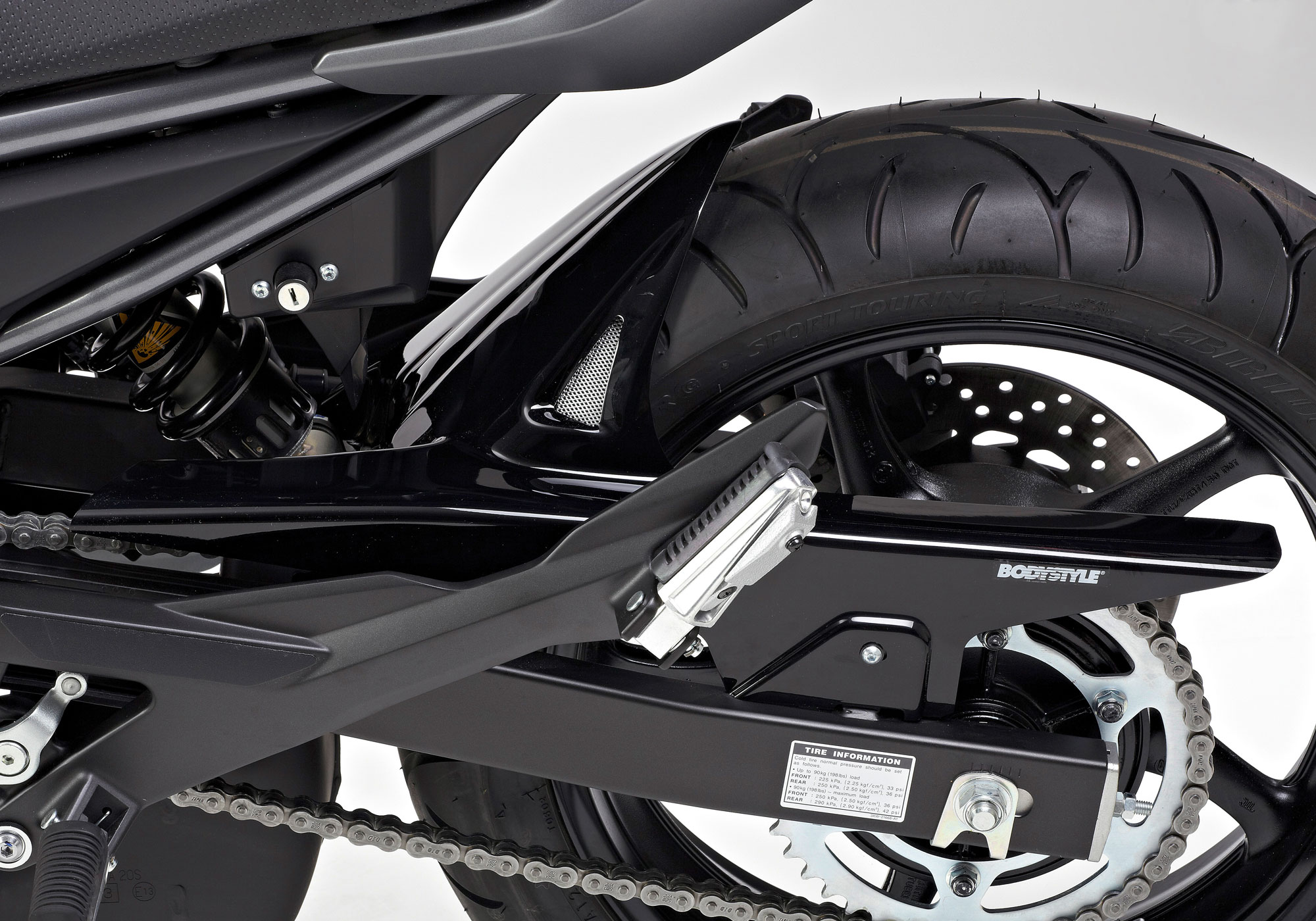 BODYSTYLE bakre hugger ABS plast omålad Figur 1