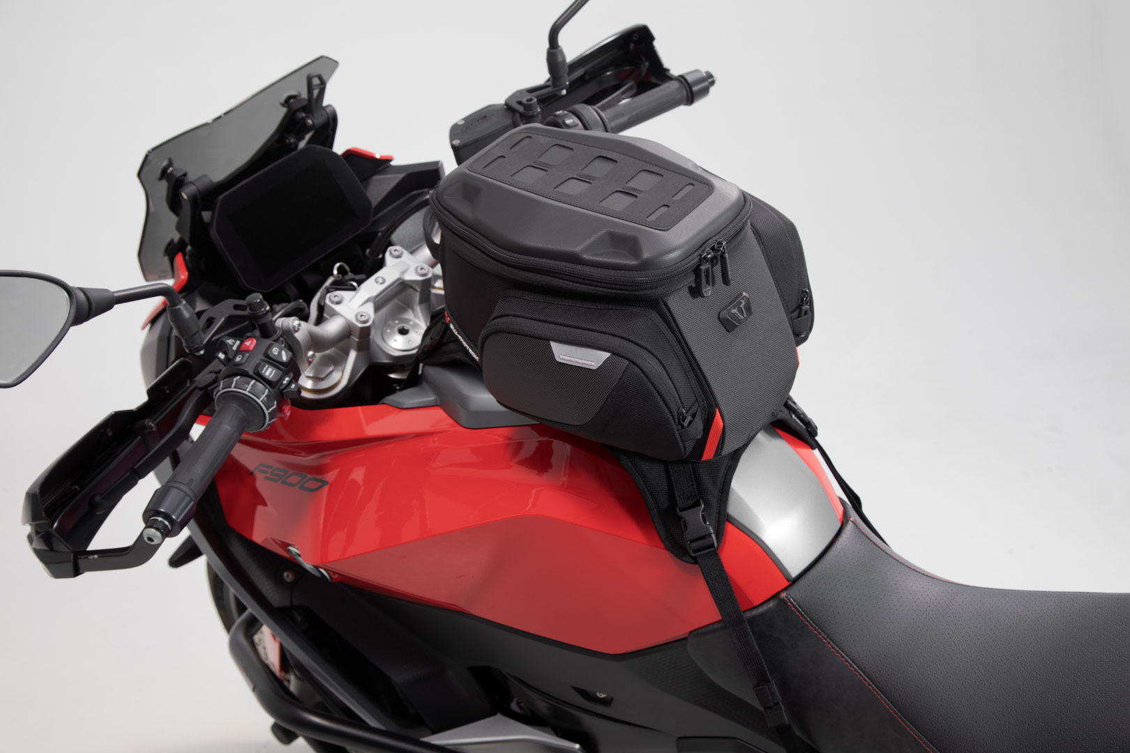 SW-Motech PRO Enduro rem tankväska - 12-15 l. Bälteshållare. Figur 2