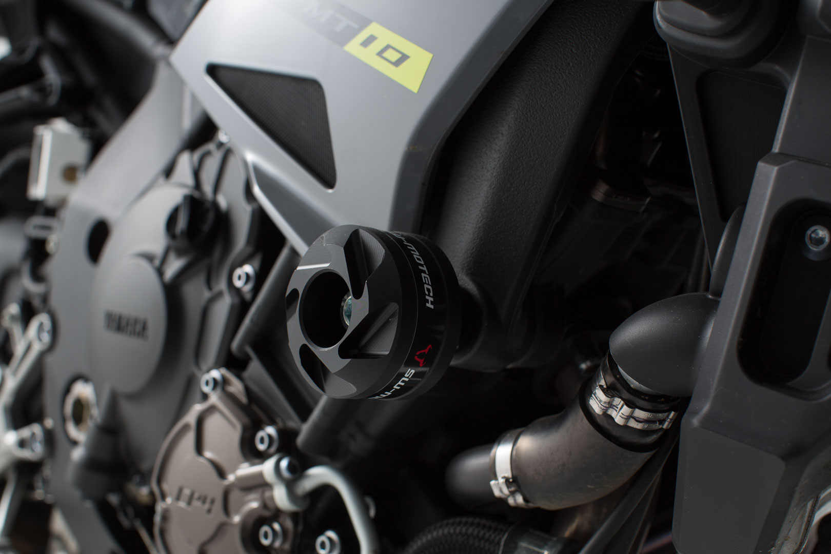 Kit SW-Motech Frame slider - Negru. Yamaha MT-10 / SP (16-21). Figura 1