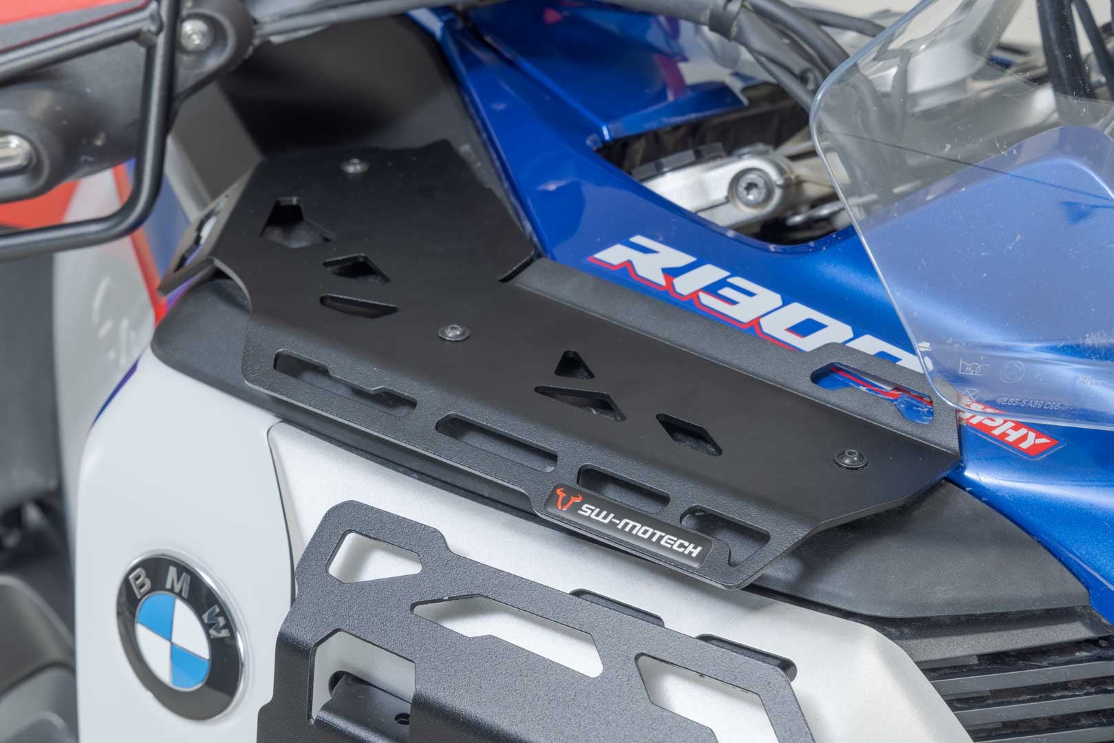 Ripiano serbatoio SW-Motech - Nero. BMW R 1300 GS Adventure (23-). Figura 2
