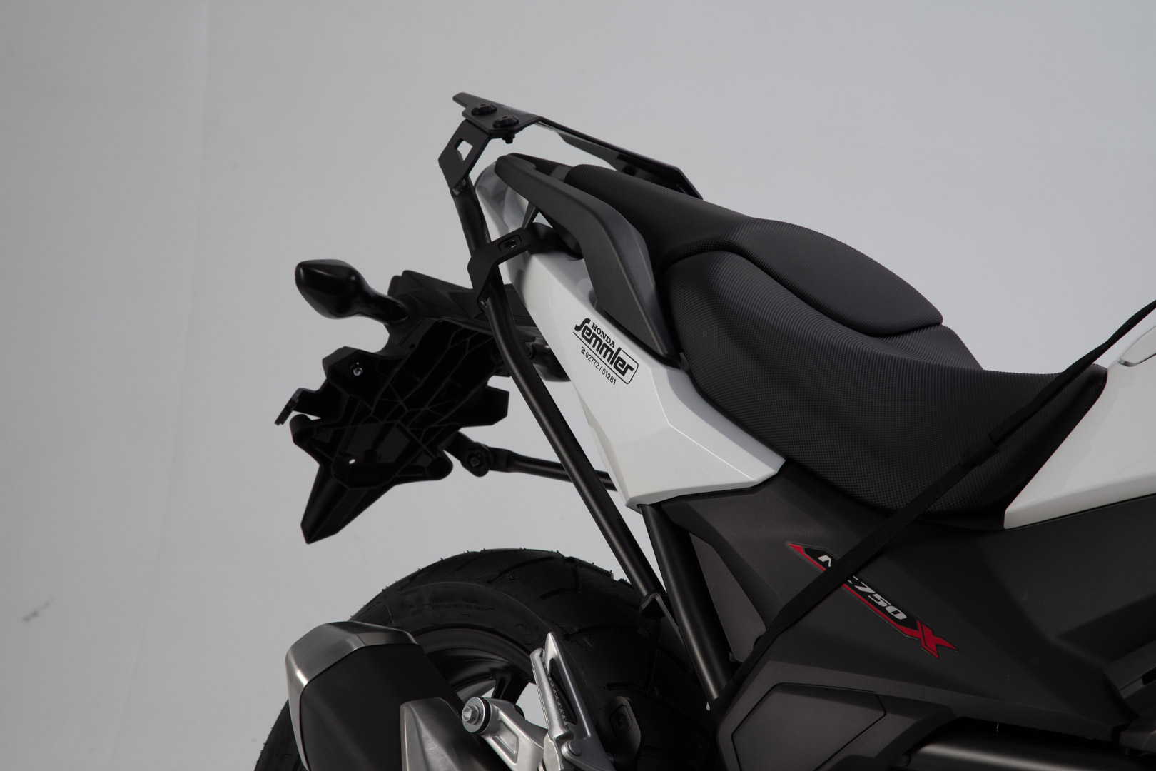 Portavion lateral SW-Motech PRO - Negru. Honda NC750X/XD, NC750S/SD. Figura 5