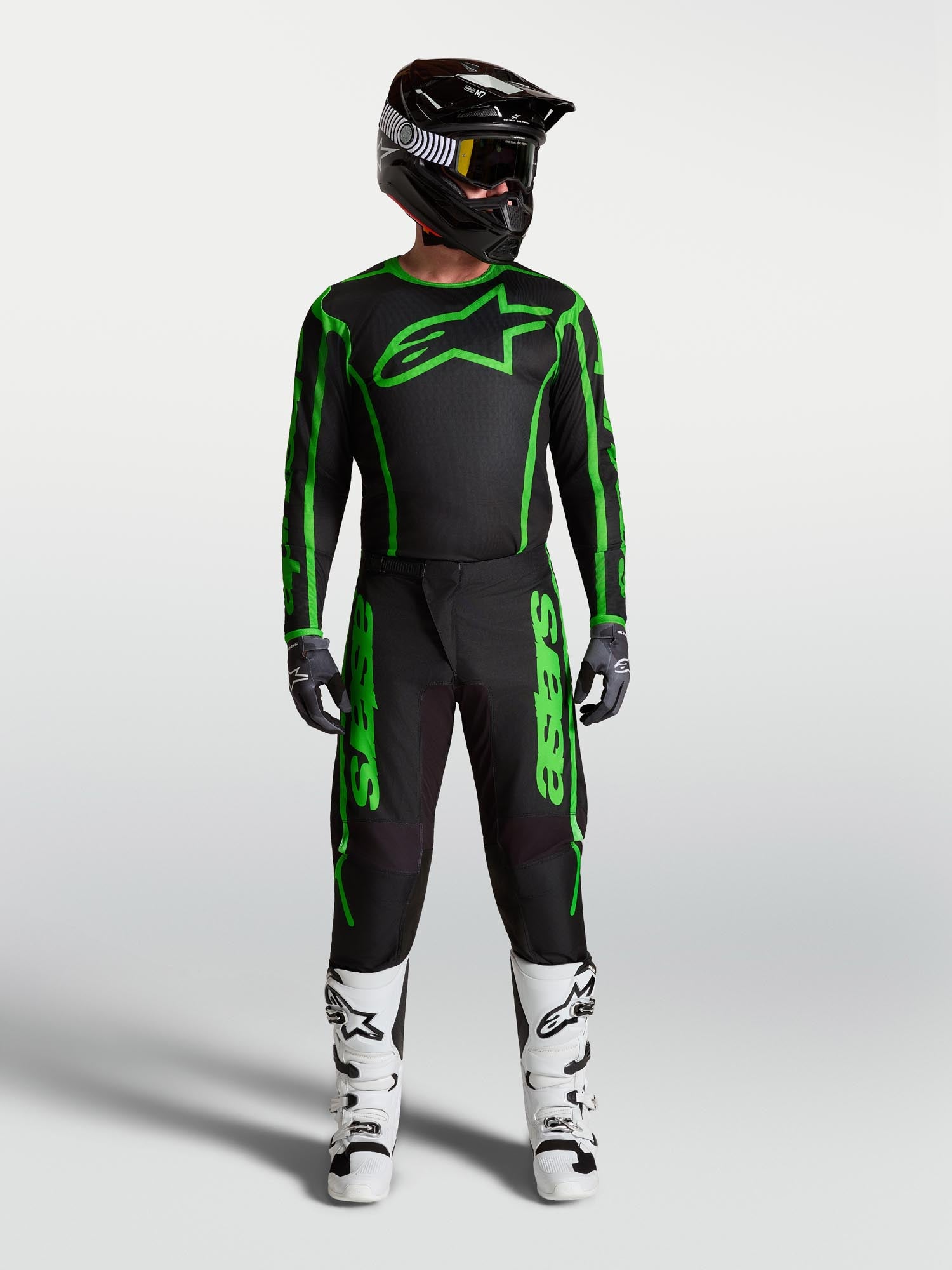 Side view of Alpinestars Fluid Apex V2 Motocross Pants