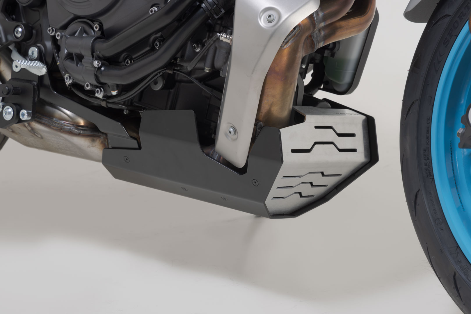 SW-Motech Front spoiler - Black/silver. Yamaha MT-07 (24-). Figure 2