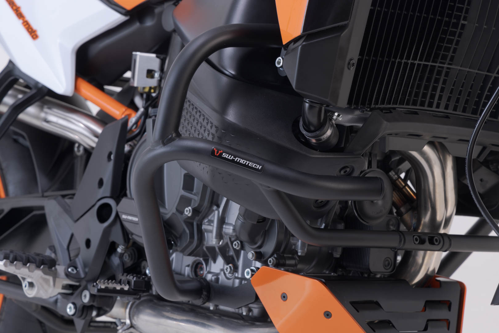 SW-Motech Krockbåge - Svart. KTM 890 SM T (23-). Figur 4