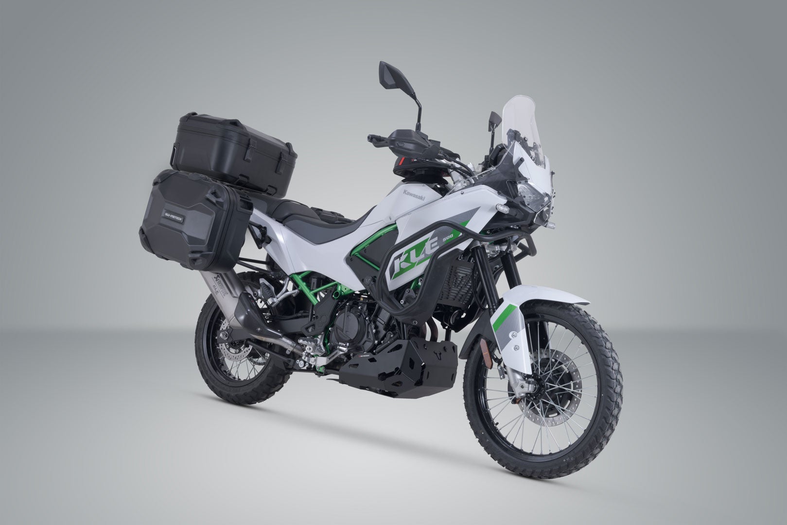 Side view of SW-Motech Adventure set DUSC with top case XL for Akrapovic - Black. Kawasaki KLE500 / KLE500 SE (26-).