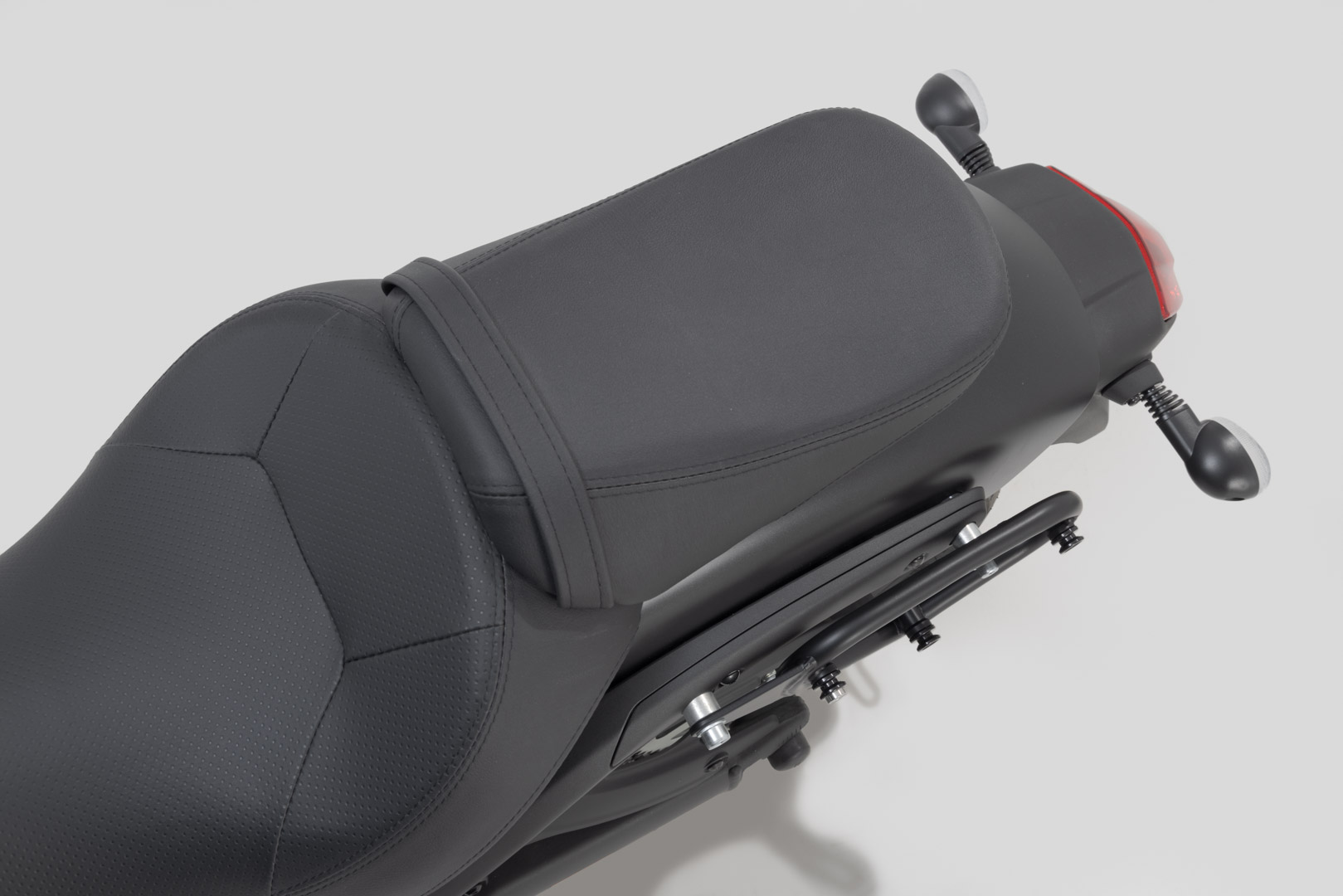 Portavion lateral SW-Motech SLC stânga - Kawasaki Vulcan S (16-). Figura 5