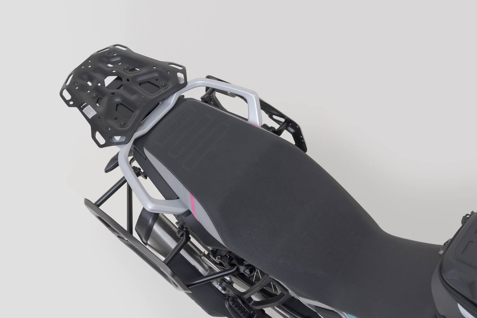 Portavion lateral SW-Motech PRO - Negru. CFMoto 450MT (23-). Figura 4