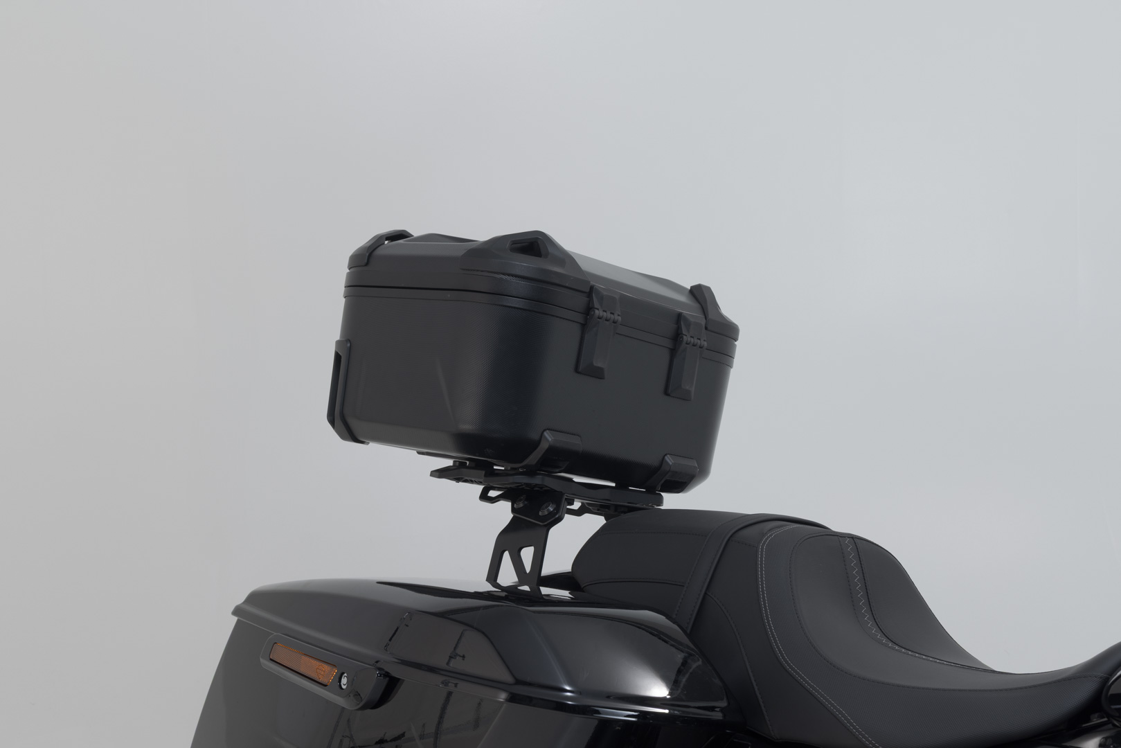 SW-Motech DUSC L top case system - Negru. 41 l. Harley-Davidson Road Glide (24-). Figura 5