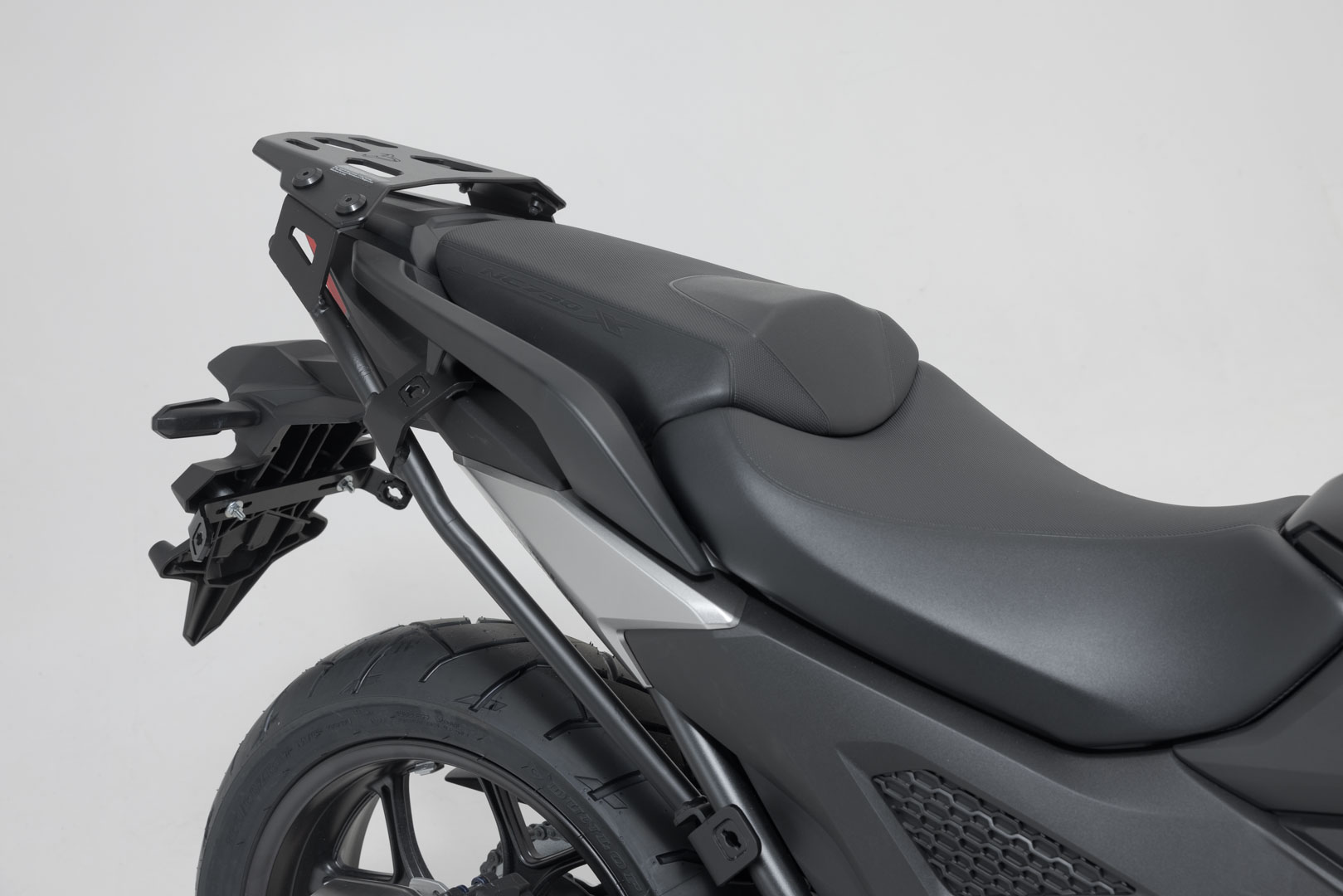 SW-Motech STREET-RACK - Svart. Honda NC750X / XD (20-). Figur 2