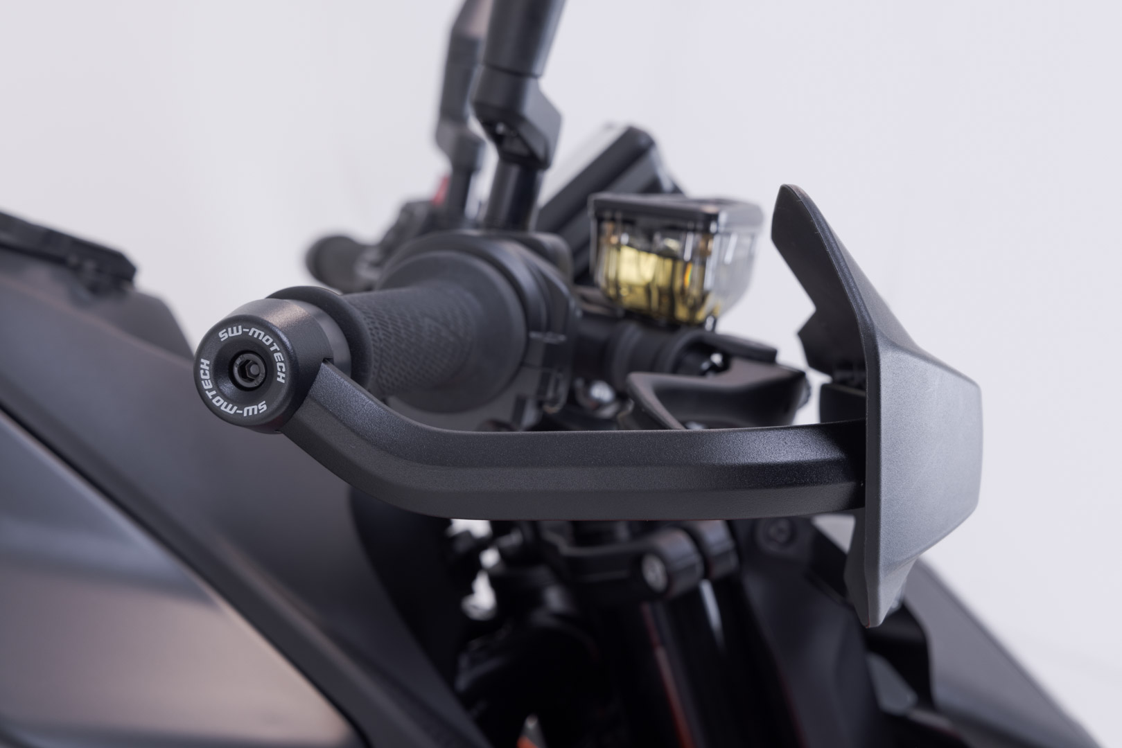 Kit SW-Motech Sport de protecție de mână - Negru. KTM 990 Duke (23-). Figura 5