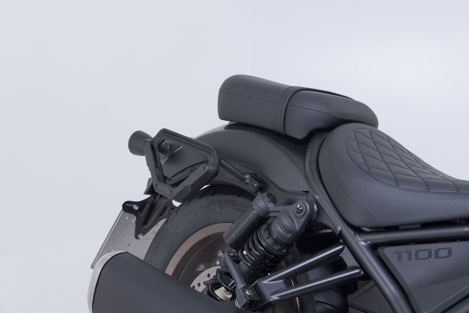 SW-Motech V-LOC Side Carrier right - Honda CMX1100 Rebel (20-). Figure 3