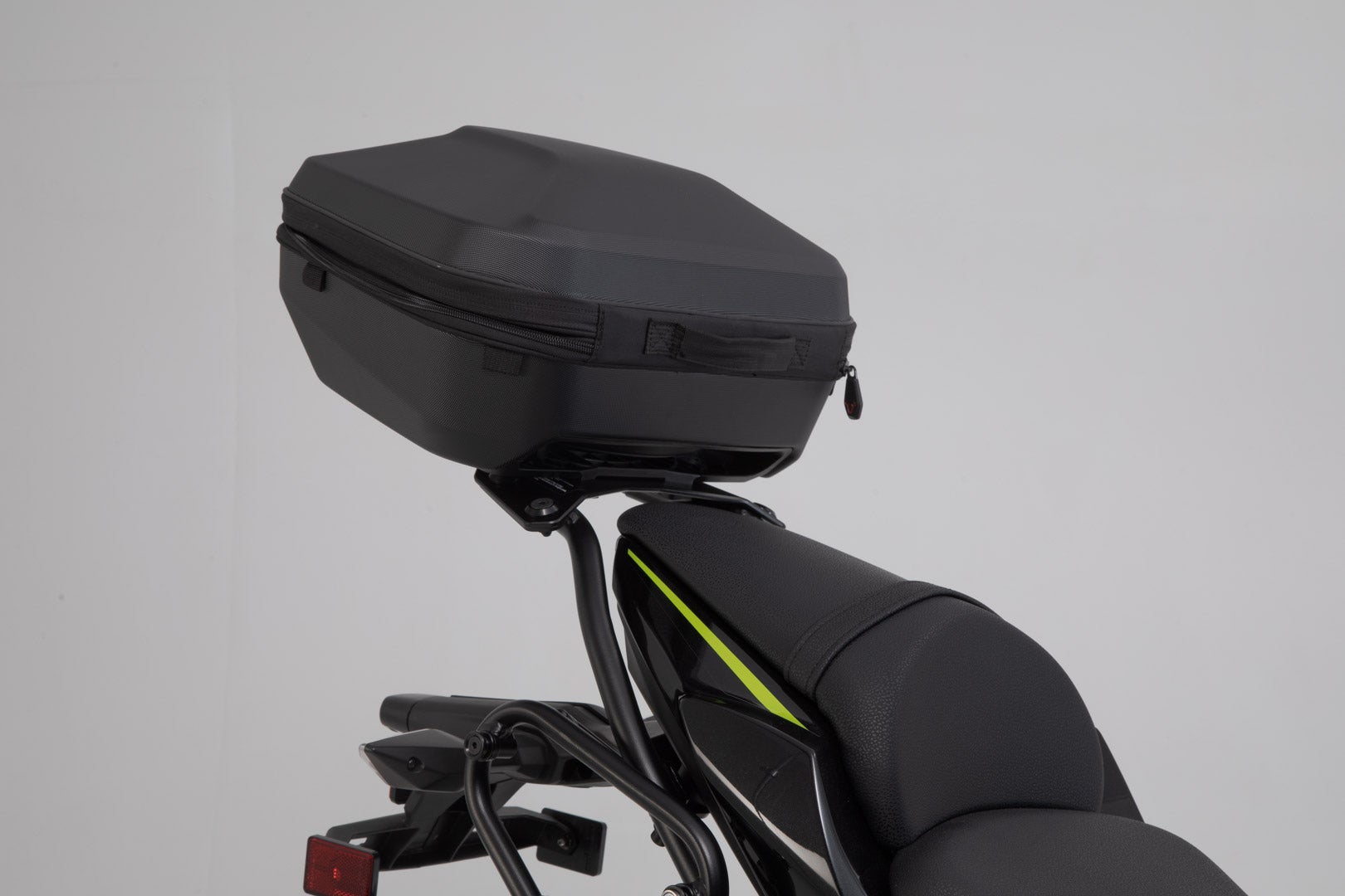 SW-Motech URBAN ABS topcase system - Black. Kawasaki Z650 (16-), Ninja 650 (16-). Figure 5