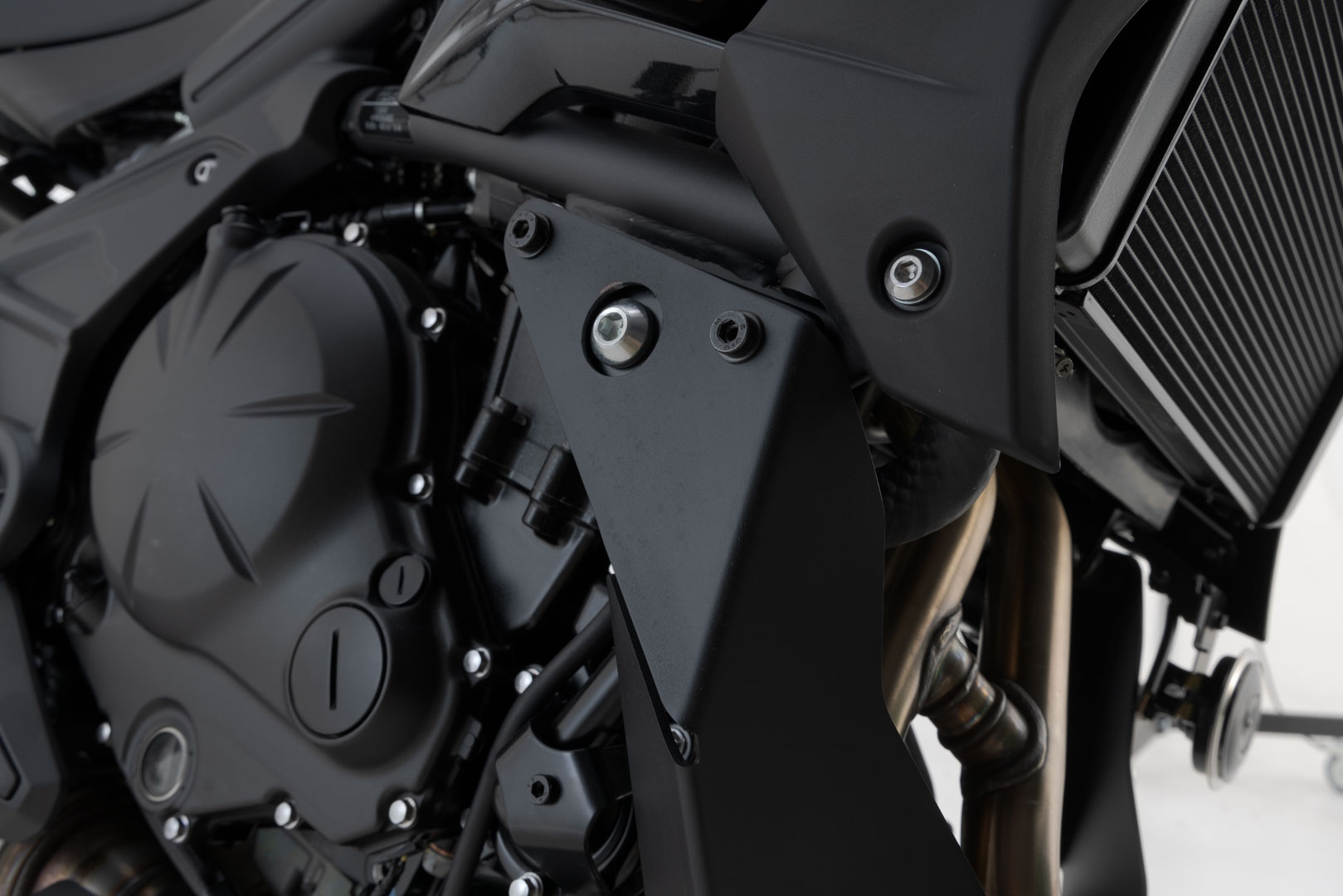 SW-Motech Motorskydd - Svart. Kawasaki Versys 650 (21-). Figur 4
