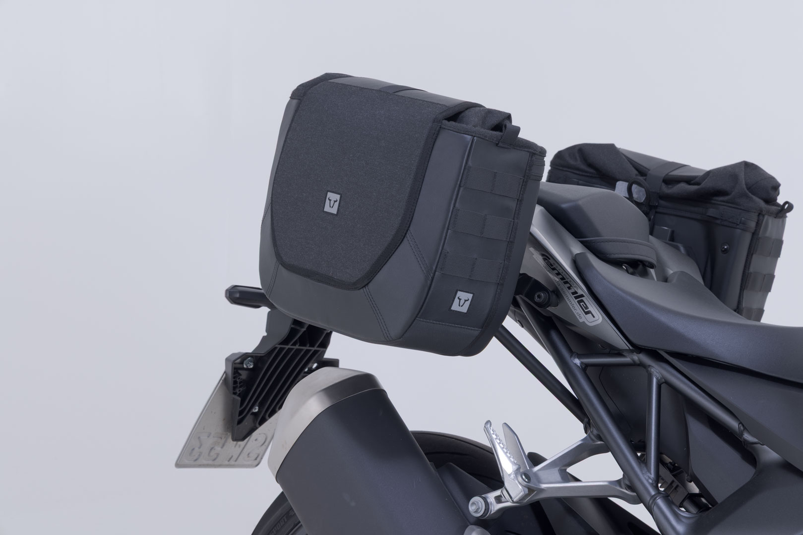 SW-Motech Legend Gear Side Bag-system V-LOC - 16/11 l. Honda CB1000 Hornet (24-). Figur 5