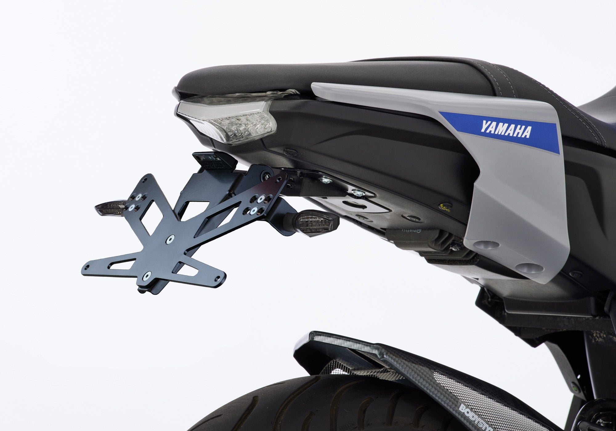 PROTECHナンバープレートホルダープラグアンドプレイ、125cc フルセット、LEDインジケーター2つ、ステンレススチール/アルミニウム製のパウダーコーティングブラック 図2