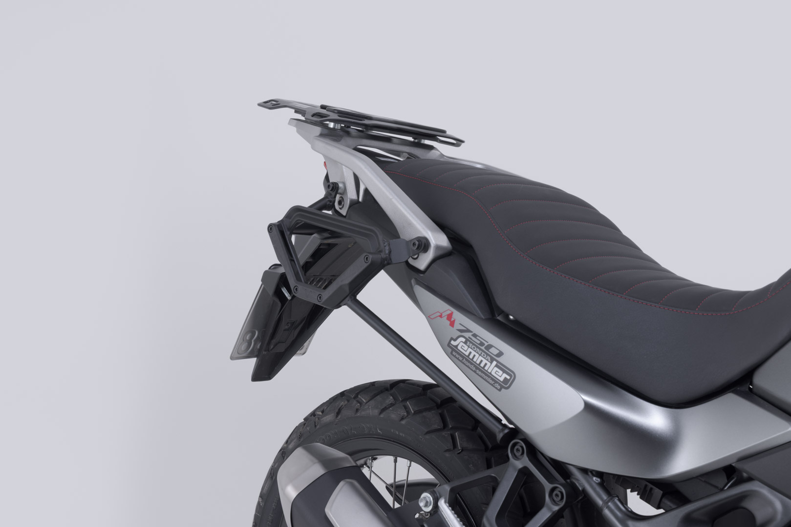 SW-Motech V-LOC Side Carrier höger – Honda XL750 Transalp (22-). Figur 3