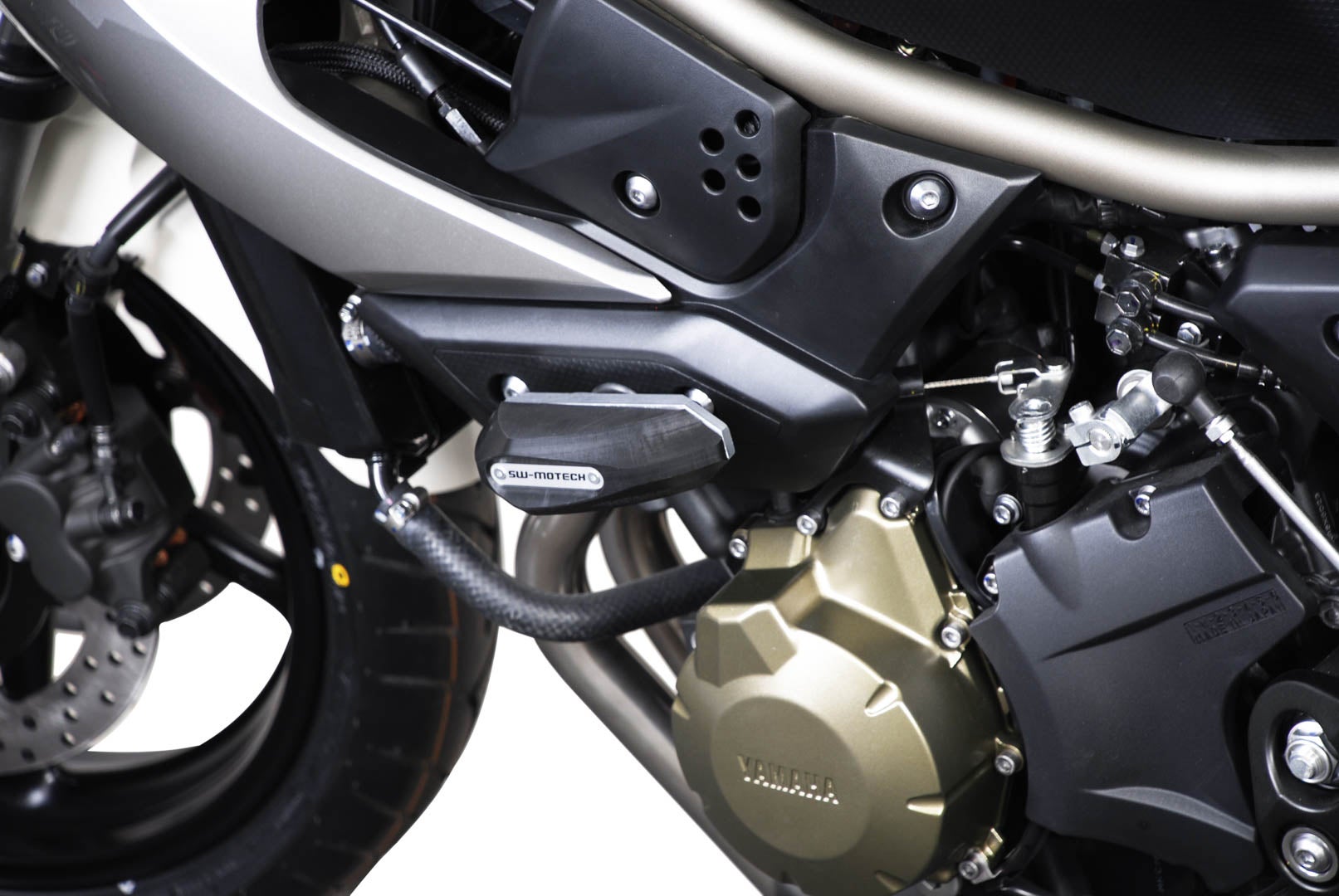 Kit deslizante SW-Motech Frame - Preto. Yamaha XJ6 (08-12) / XJ6 Desvio (08-). Figura 4