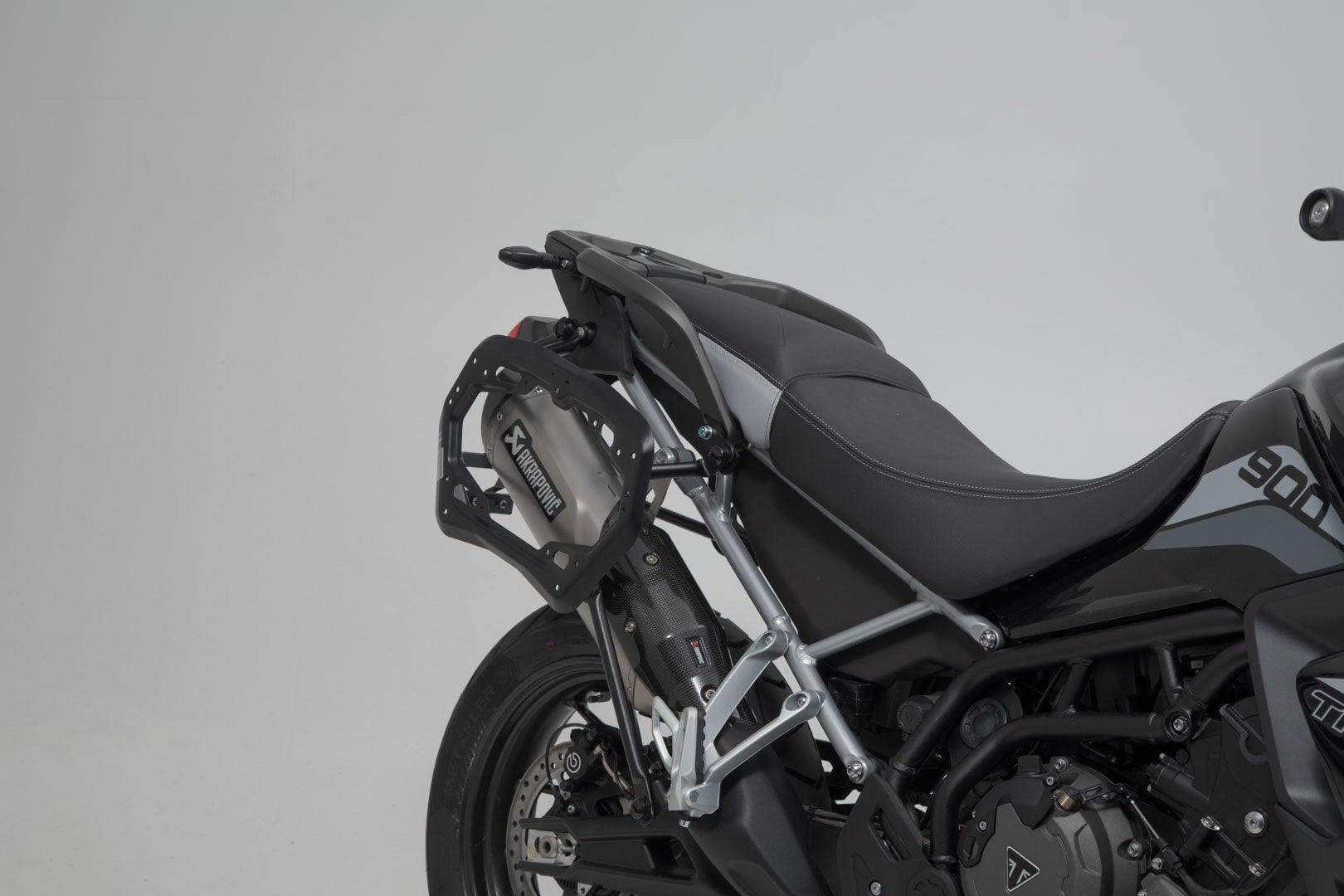 SW-Motech TRAX ADV aluminiumskassesystem + Akrapovic - Sort. 45/37 l. Triumf Tiger 900 (19-23). Figur 4