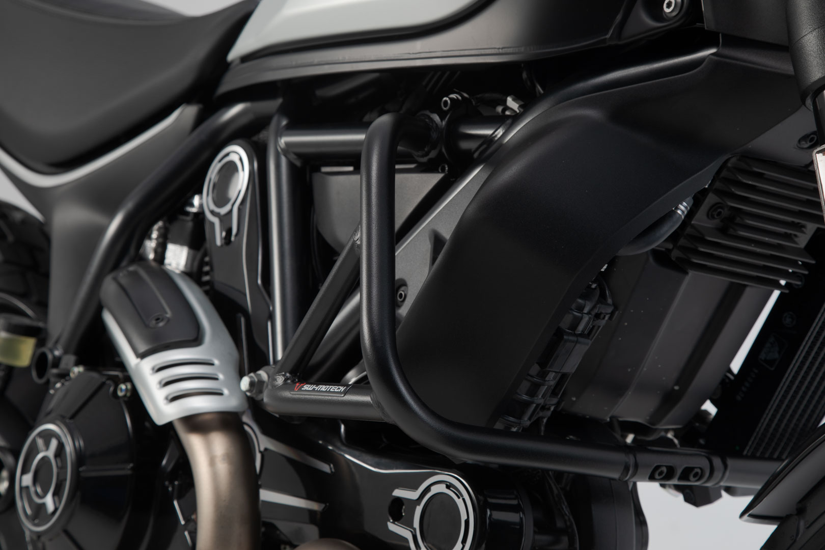 SW-Motech Crash bar - Svart. Ducati Scrambler modeller (14-). Figur 3