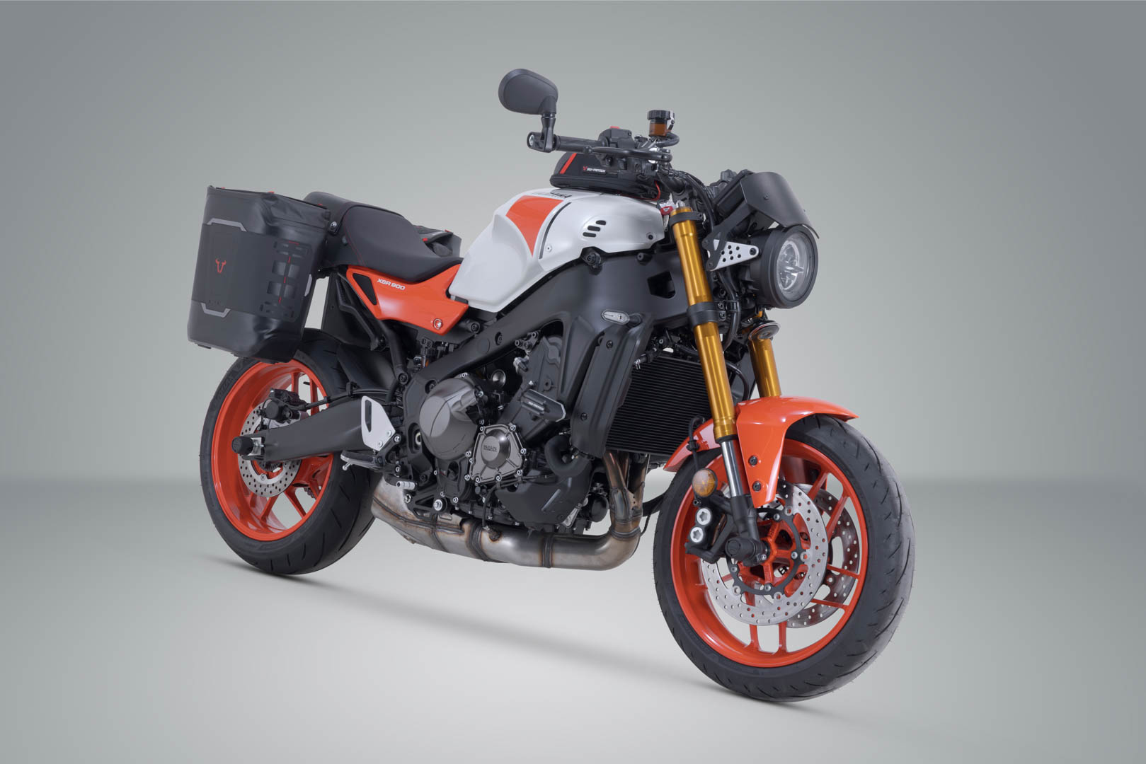 SW-Motech Side Bag WP-system V-LOC - 16/16 l. Yamaha XSR900 (21-), XSR900 GP (23-). Figur 2
