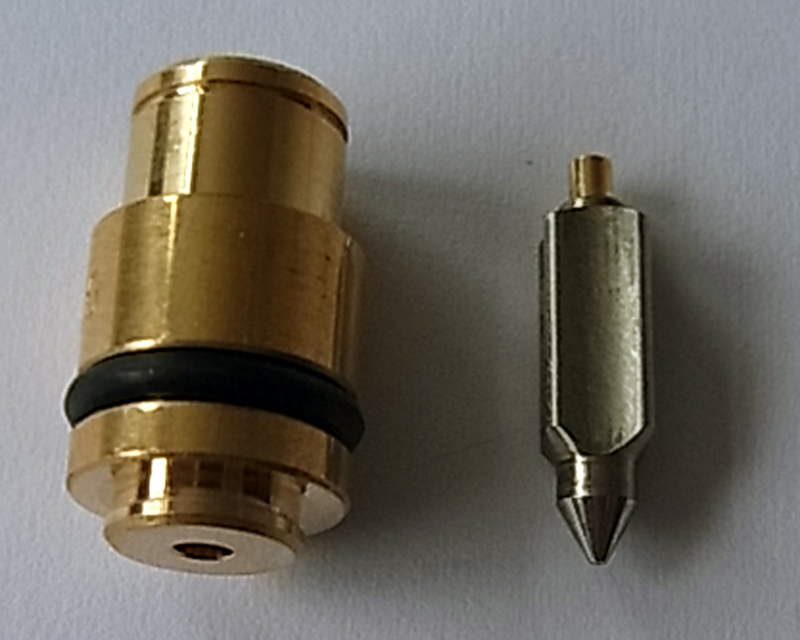 Tourmax Suzuki LS650 Savage bilbarnstol och nålsats Figur 1