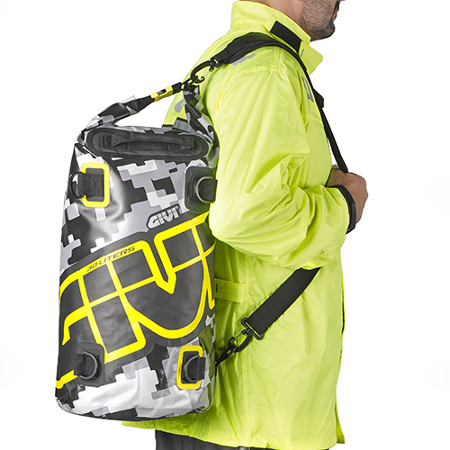 GIVI Easy-T Waterproof - Gepäckrolle 30 L graues Camouflage-Design, neongelber Schriftzug Figura 2