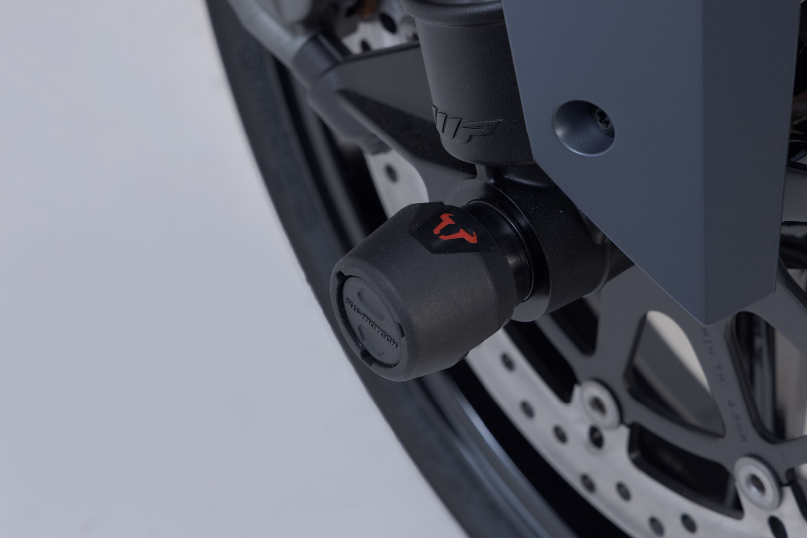 Set SW-Motech Slider pentru puntea față - Negru. Modele KTM / CFMoto / Husqvarna. Figura 4