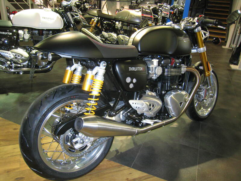 Design de acces Suport pentru plăcuțe pentru aripa roții Black Triumph Thruxton 1200 Figura 4