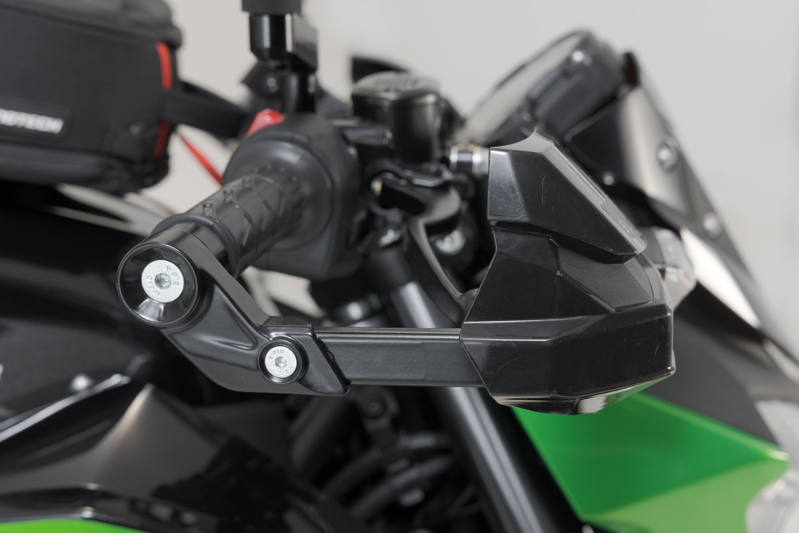 SW-Motech KOBRA Handguard Kit - Preto. Rosca interna do guidão 6mm / 8mm. Figura 5