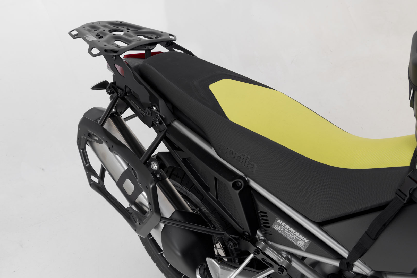 Portavion lateral SW-Motech PRO - Negru. Aprilia Tuareg 660 (21-) / Rally (24-). Figura 4