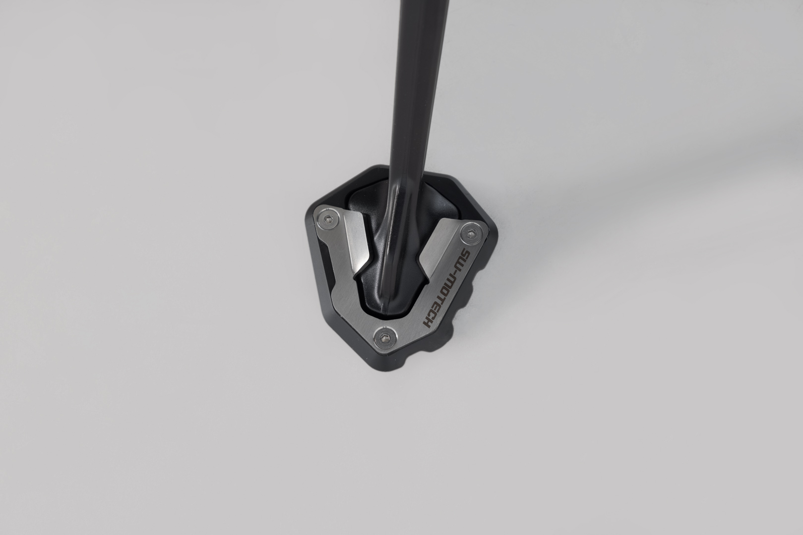 Extensie SW-Motech pentru piciorul lateral - Negru/argintiu. KTM 1290 Super Adventure/S (21-). Figura 2
