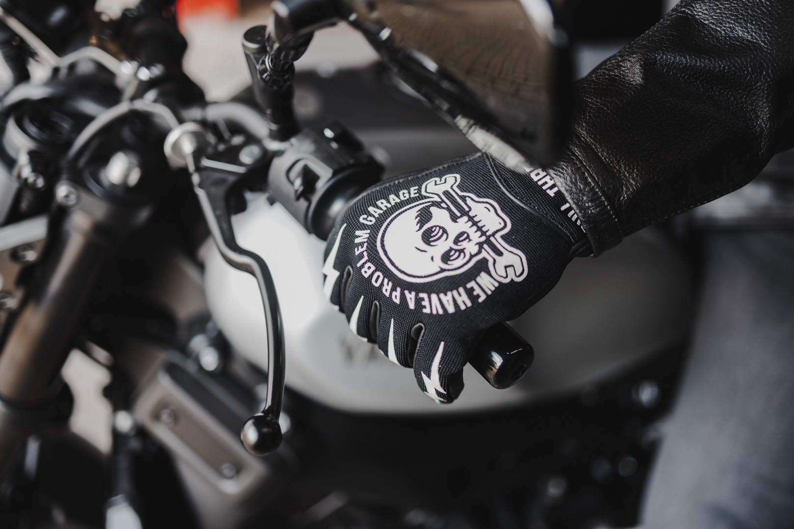 HolyFreedom Tools perforierte Motorradhandschuhe schwarz/weiß M Abbildung 5