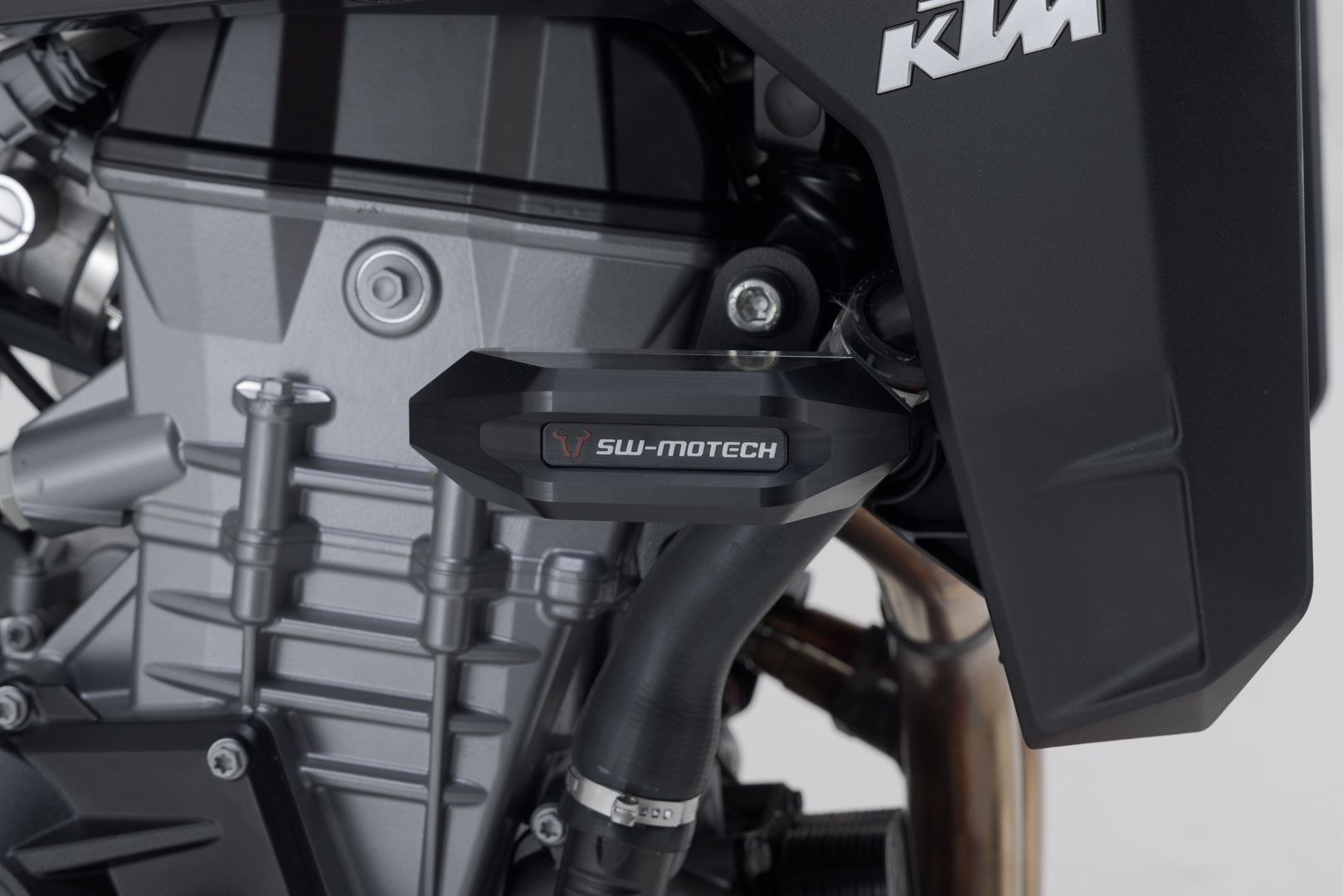 SW-Motech Frame slider kit - Svart. KTM 990 Duke (23-). Figur 4