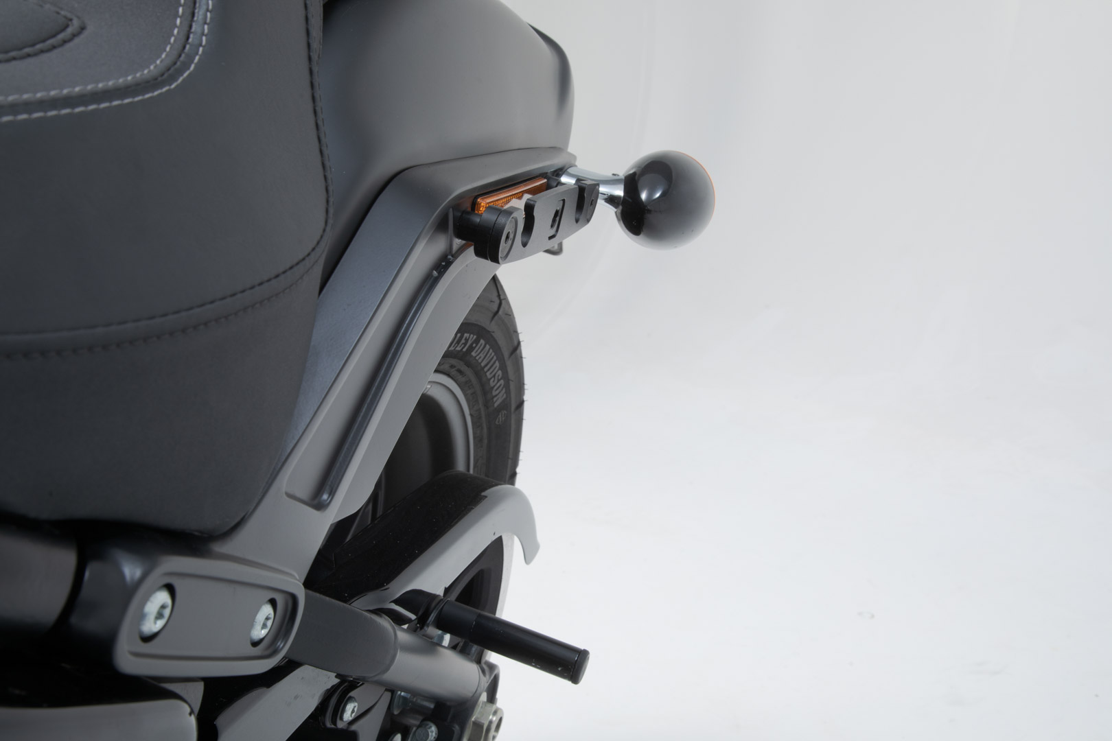 SW-Motech SLH portavion lateral LH2 stânga - Harley-Davidson Softail Fat Bob/ S (17-). Pentru LH2. Figura 3