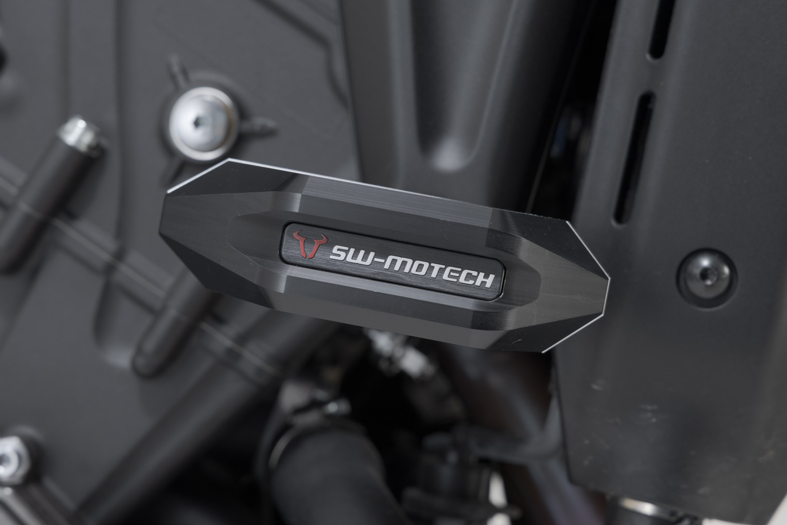 SW-Motech Slider set för ram - Svart. Yamaha Tracer 9 / GT (20-) / GT+ (22-). Figur 4