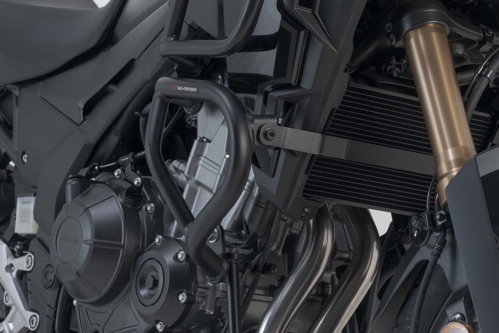 Setul SW-Motech Adventure Protecție - Honda CB500X (18-). Figura 1